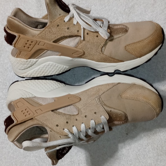 Nike Air Huarache Sneakers Desert Sail Size 11.5 Men's - Picture 4 of 8